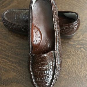 SAS, barely worn, women's loafers, size 7.5